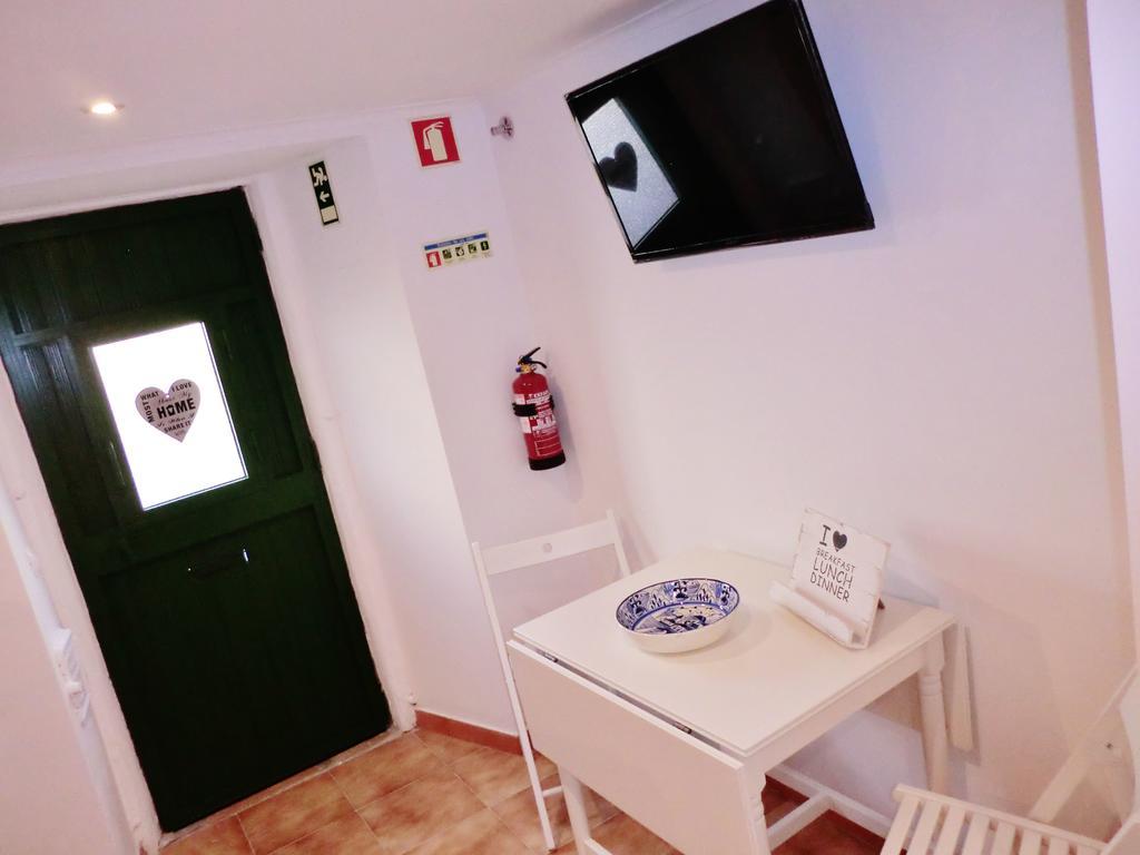 Apartamento Embaixador Mateus Lisboa Pokoj fotografie